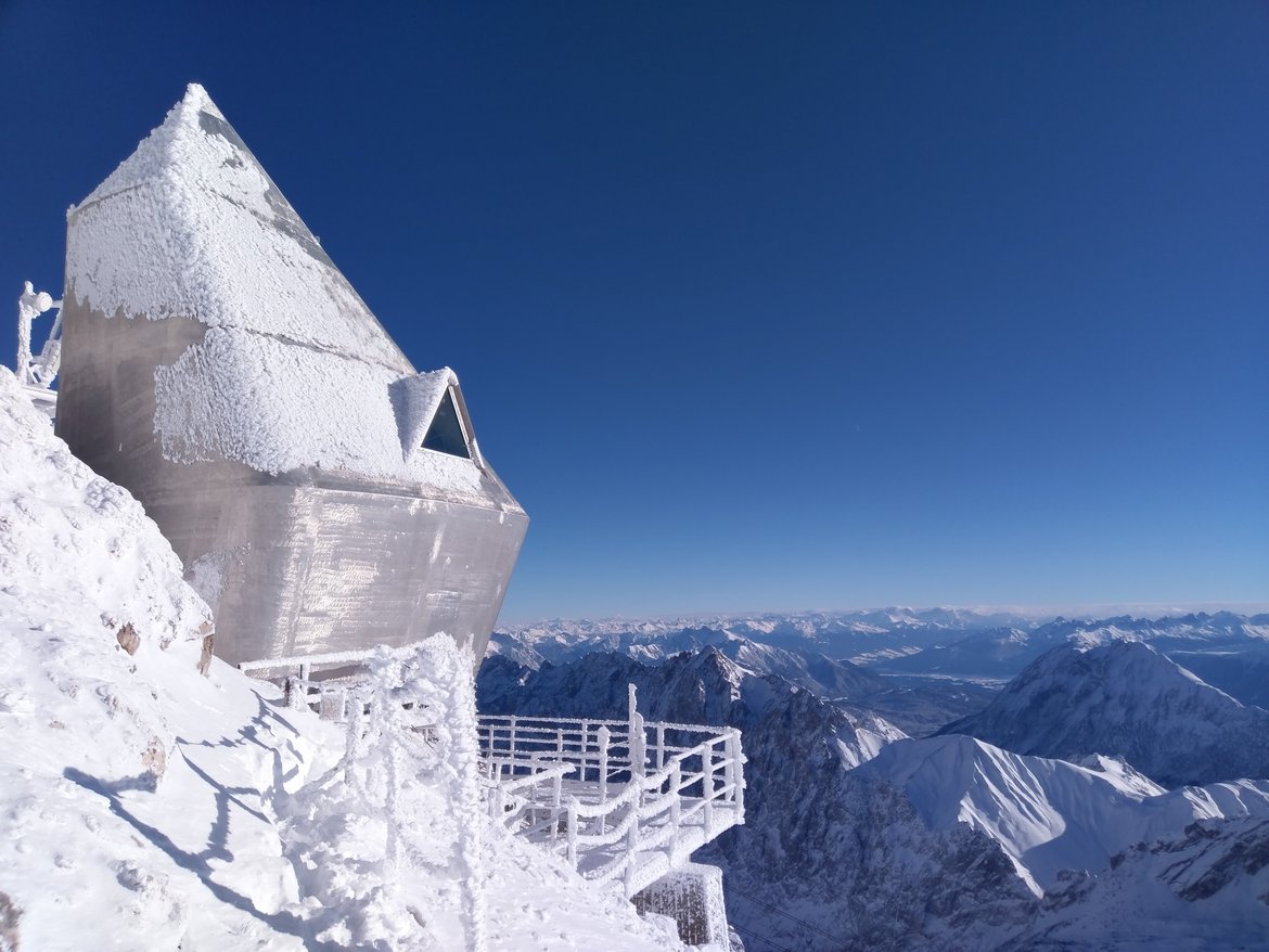 Fig 2. ZUGOG in winter (Ch. Voigt, GFZ)